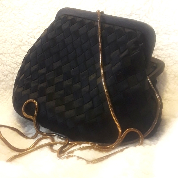 Black satin wave evening bag with gold strap - Picture 2 of 5
